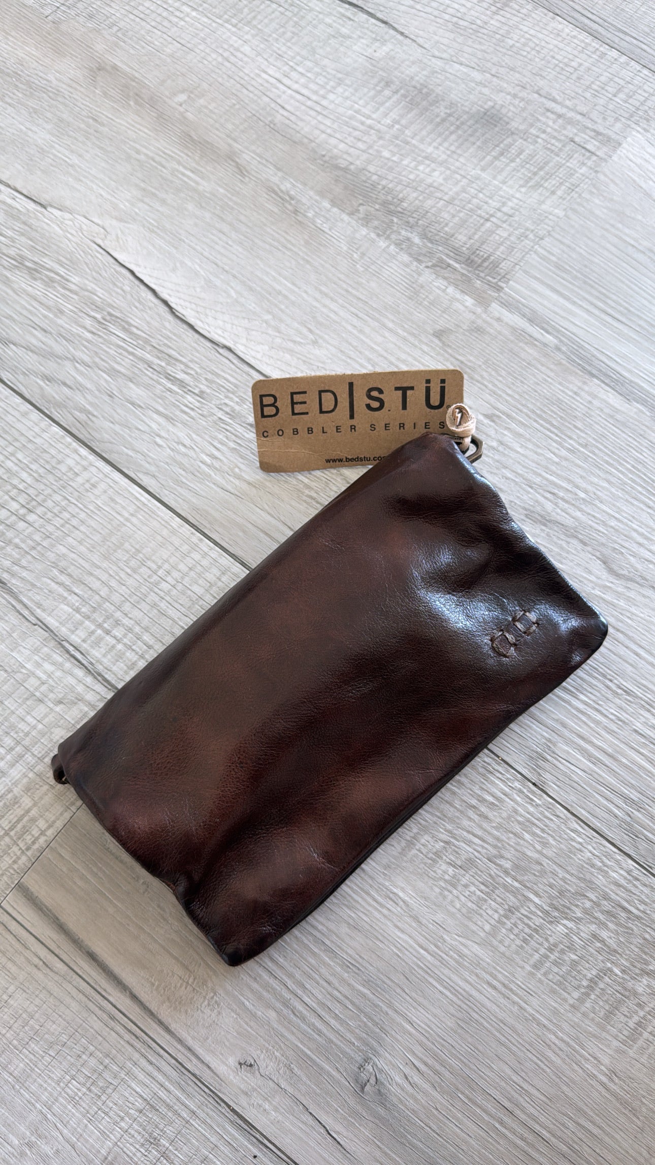 BedStu Cadence Crossbody, Teak Rustic